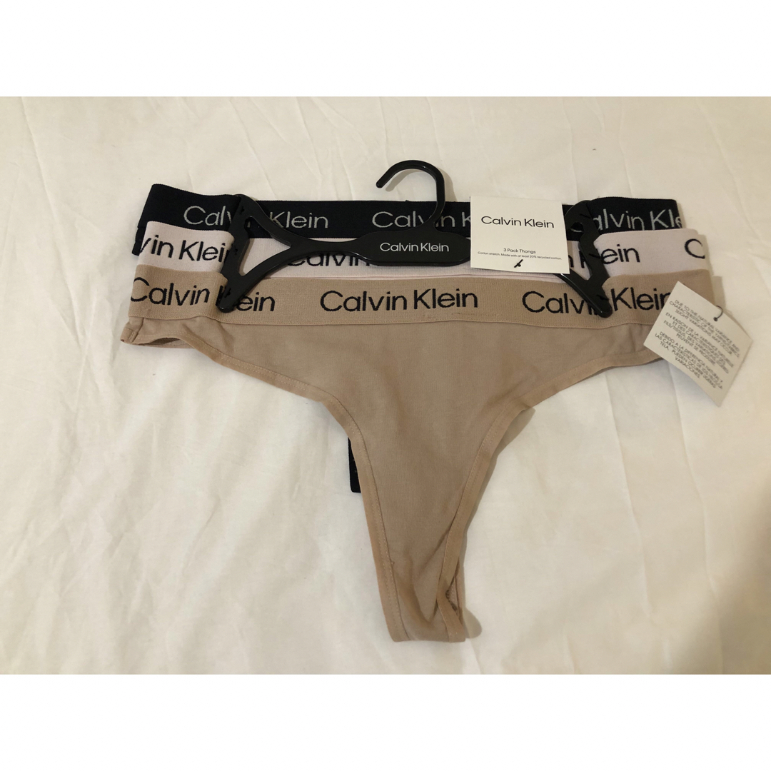Calvin Klein(カルバンクライン)の③カルバンクライン レディースパンティ⭐️TバックMサイズ3枚セット レディースの下着/アンダーウェア(ショーツ)の商品写真