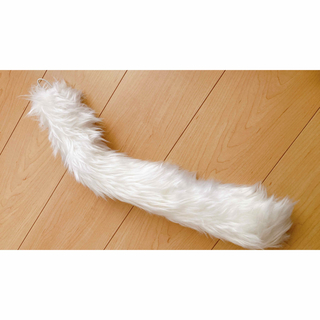 コスプレ　白　猫用尻尾(小道具)