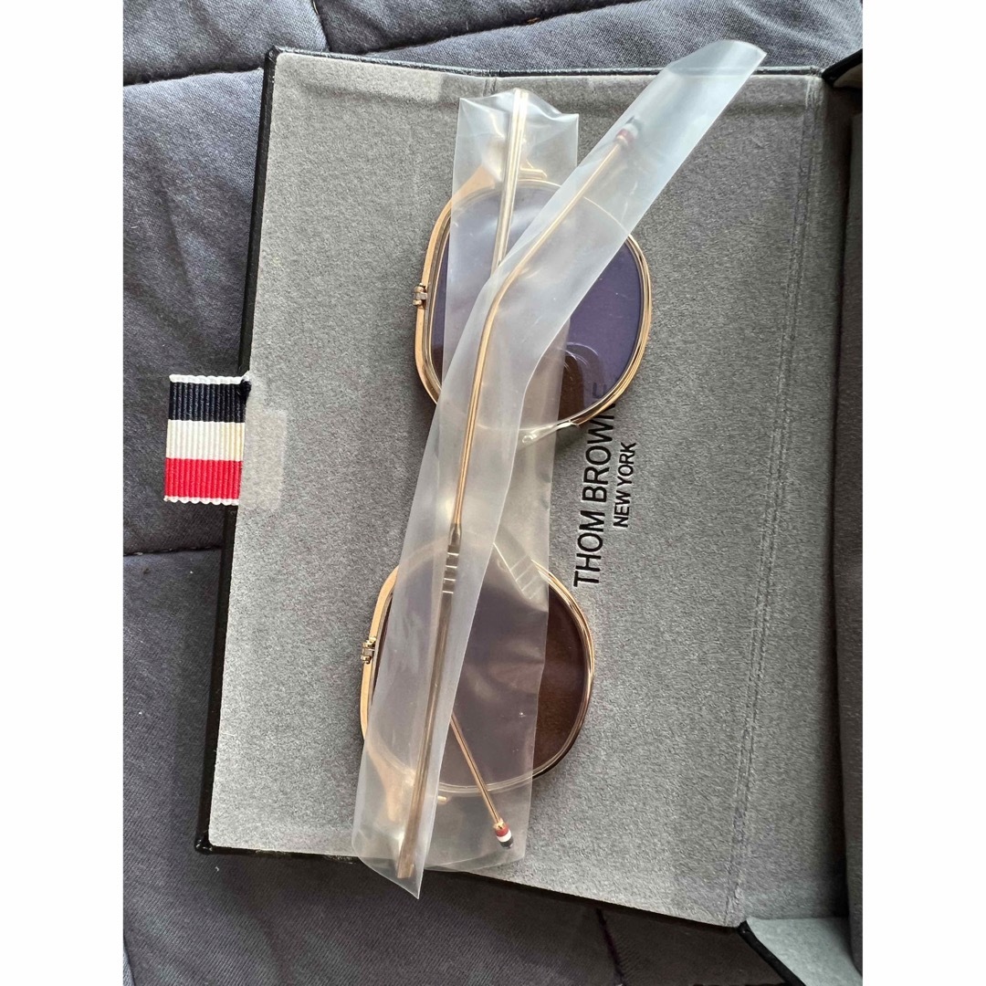 THOM BROWNE(トムブラウン)のTHOM BROWNE トムブラウン　サングラス　眼鏡　ゴールド　ブラウン メンズのファッション小物(サングラス/メガネ)の商品写真
