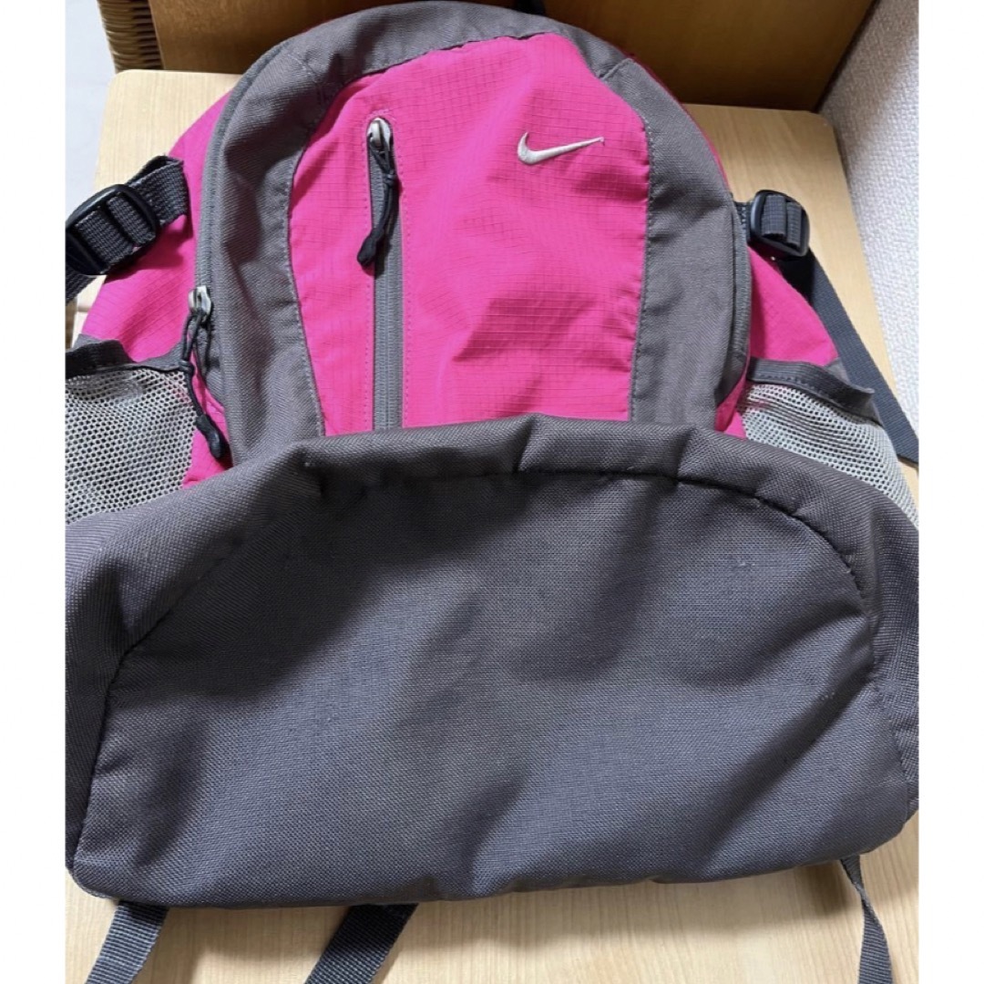 NIKE(ナイキ)のバックパック リュックサックNIKE ナイキ バッグ ピンク　登山 ジム レディースのバッグ(リュック/バックパック)の商品写真