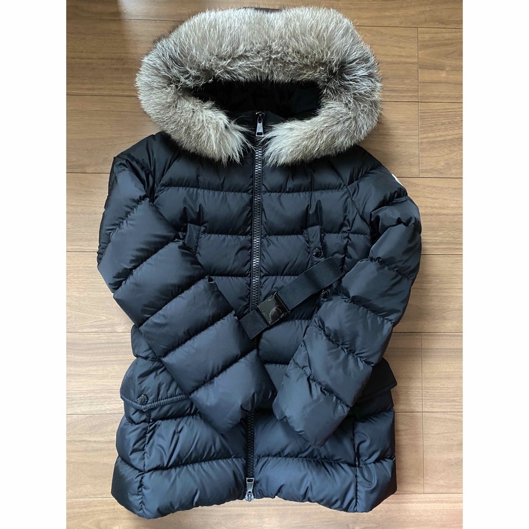 MONCLER(モンクレール)のMONCLER CLION モンクレール　クリオン　サイズ2  美品 レディースのジャケット/アウター(ダウンジャケット)の商品写真