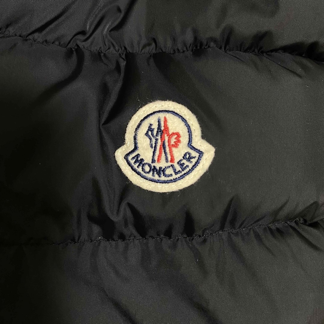 MONCLER(モンクレール)のMONCLER CLION モンクレール　クリオン　サイズ2  美品 レディースのジャケット/アウター(ダウンジャケット)の商品写真