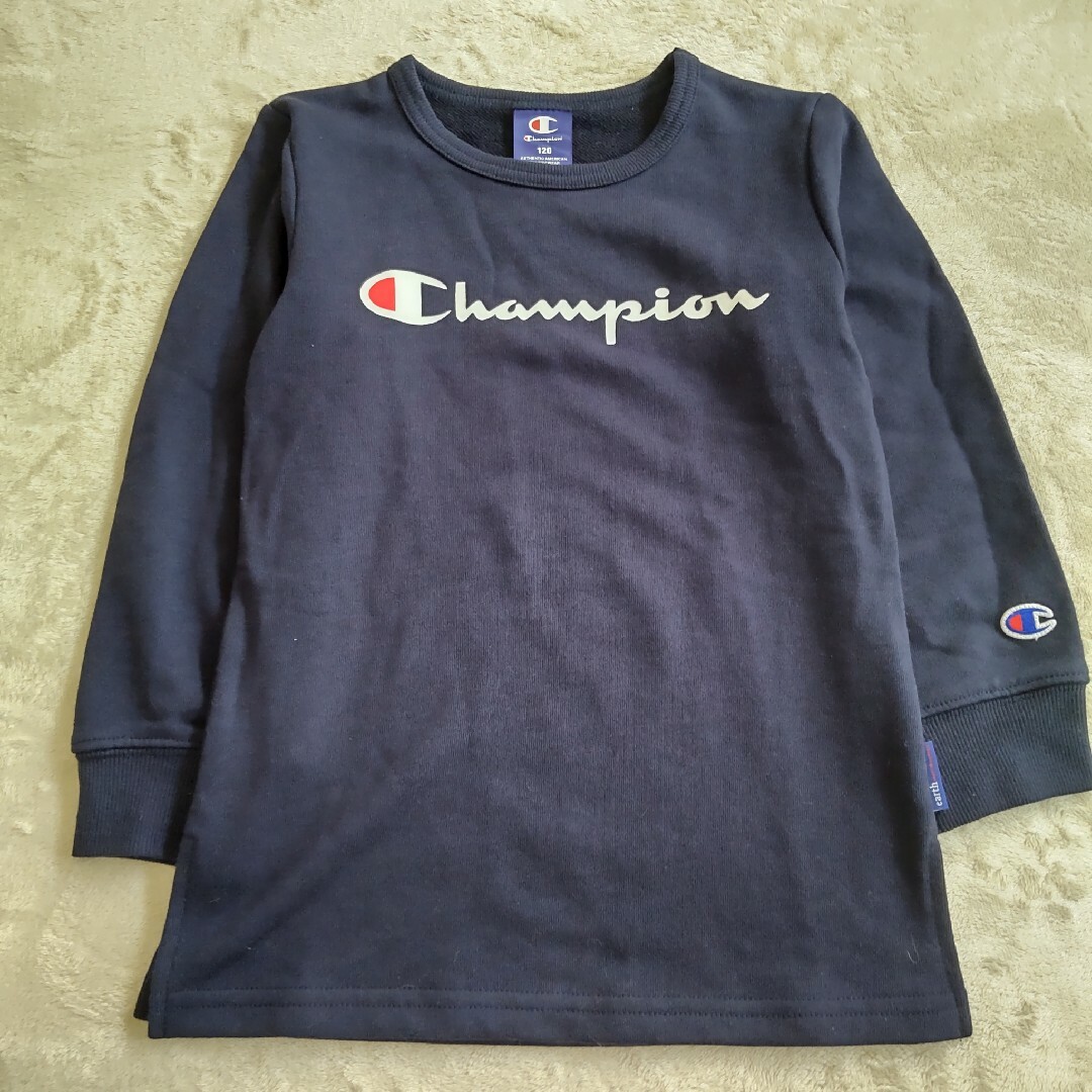 Champion(チャンピオン)の未使用 Champion earth music&ecology トレーナー キッズ/ベビー/マタニティのキッズ服女の子用(90cm~)(ジャケット/上着)の商品写真