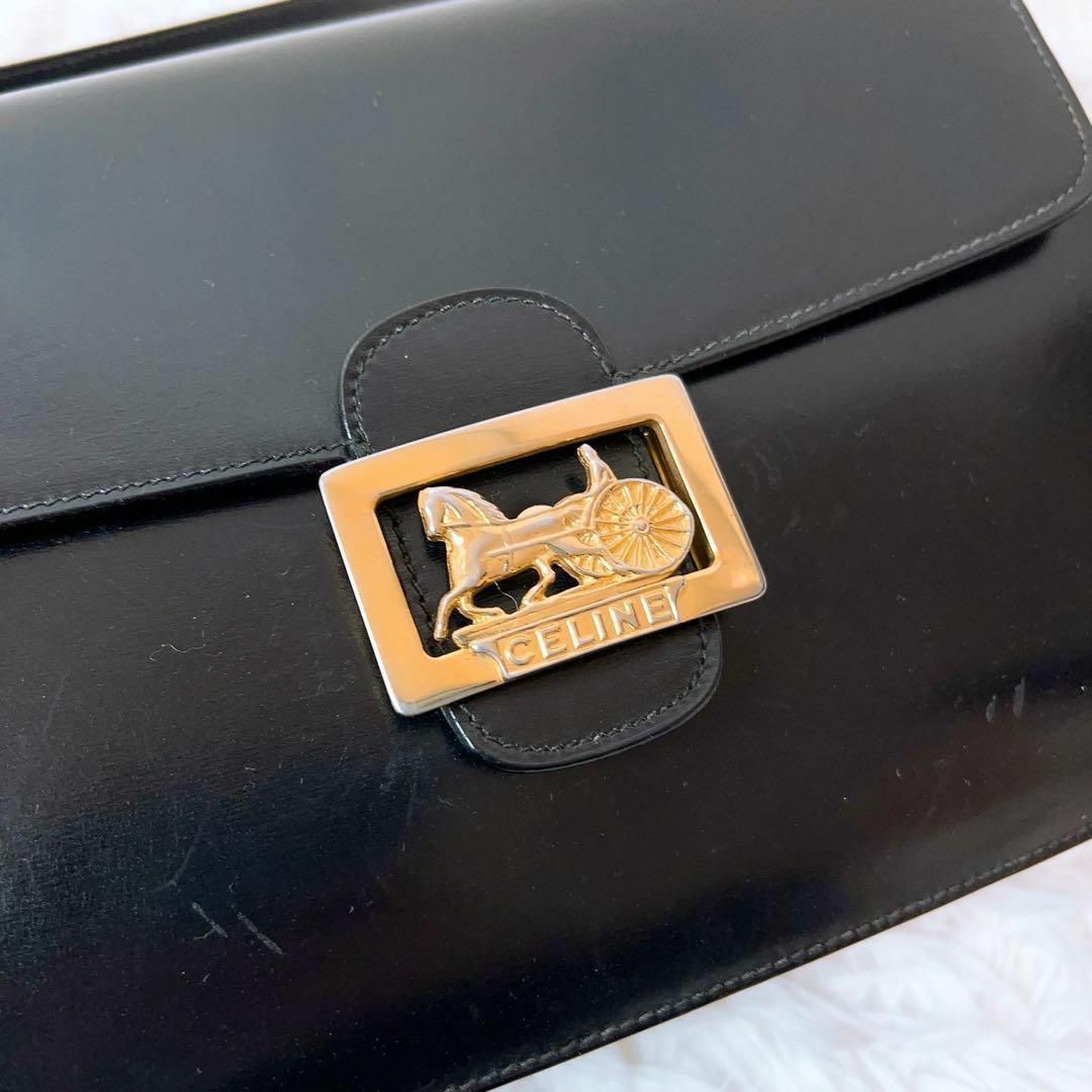 celine(セリーヌ)の【ヴィンテージ品】セリーヌ　バッグ　ショルダー　馬車金具　斜めがけ　肩掛け レディースのバッグ(ショルダーバッグ)の商品写真