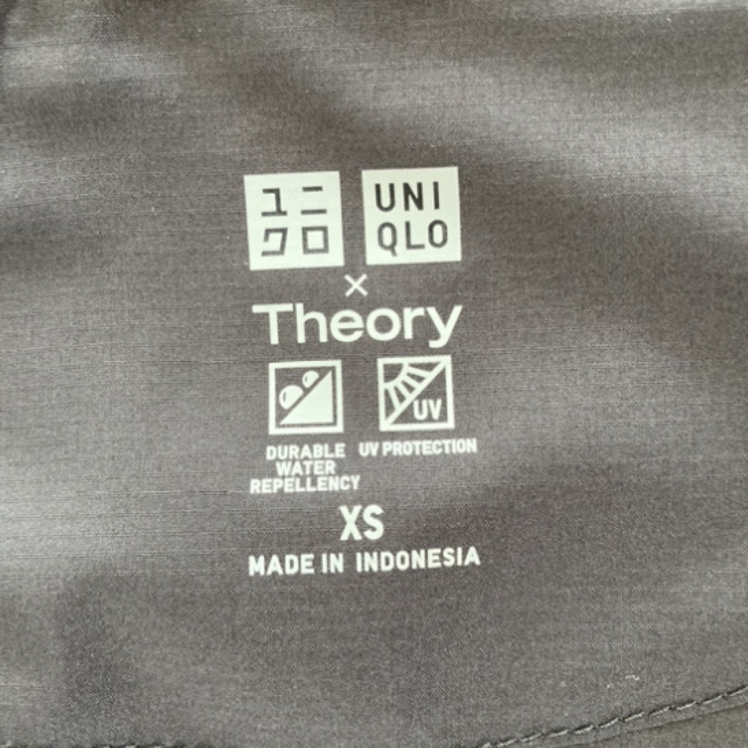 UNIQLO(ユニクロ)のユニクロ ポケッタブルUVカットオーバーサイズパーカー レディースのジャケット/アウター(ナイロンジャケット)の商品写真