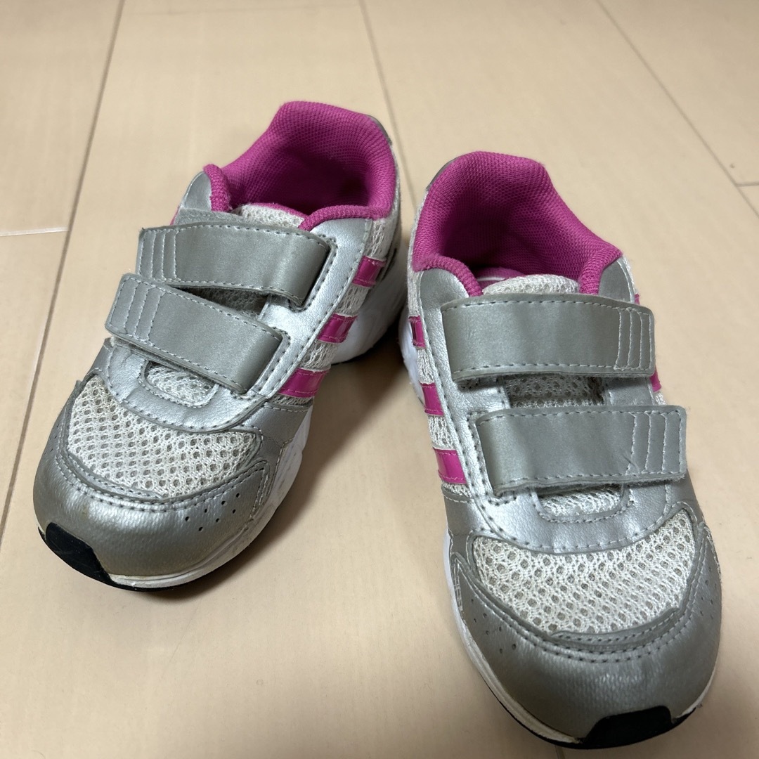 mikihouse(ミキハウス)のmikihouse adidas シューズ　まとめ売り　女の子　14 15  キッズ/ベビー/マタニティのベビー靴/シューズ(~14cm)(スニーカー)の商品写真