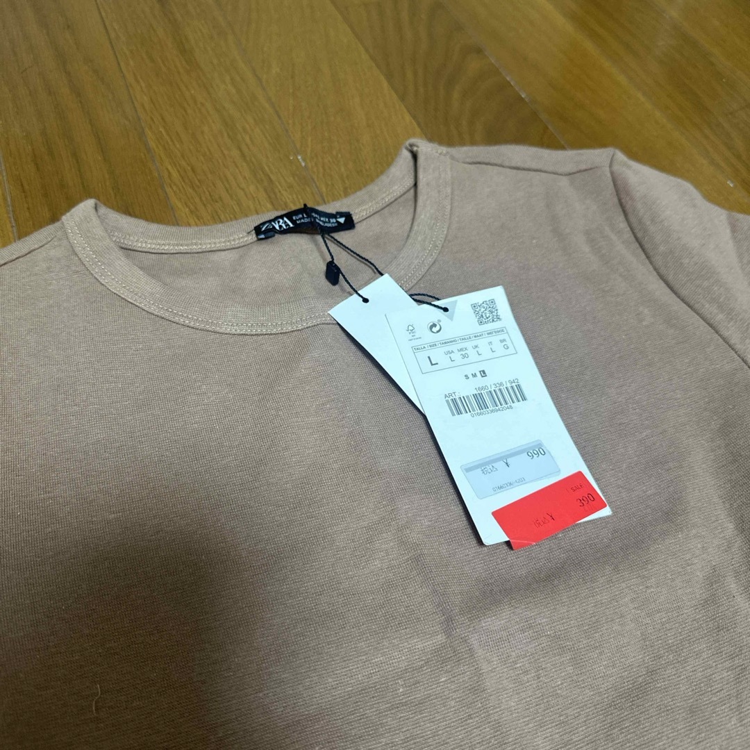 ZARA(ザラ)の【未使用】ZARA ショート丈 Tシャツ ブラウン Lサイズ レディースのトップス(Tシャツ(半袖/袖なし))の商品写真