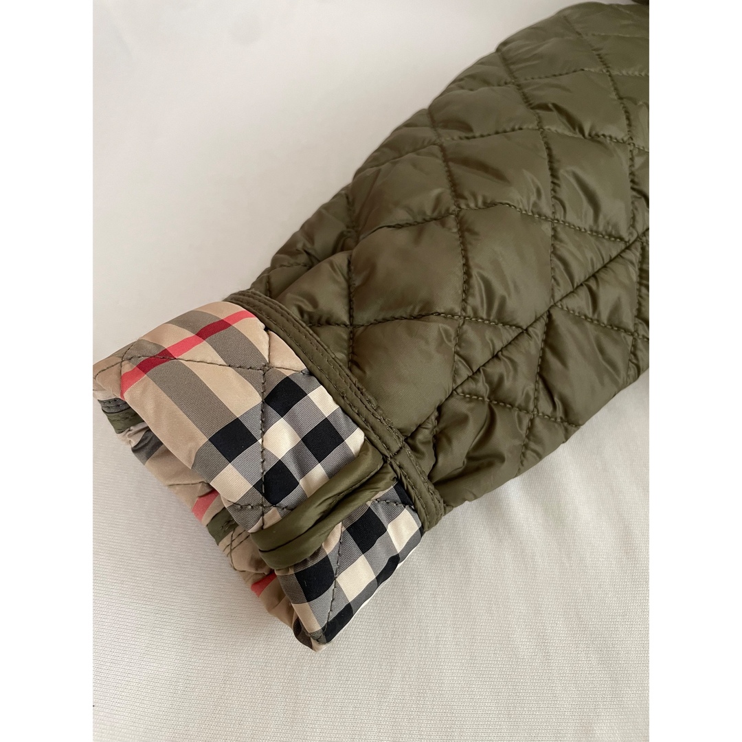 BURBERRY(バーバリー)のバーバリー　6Y キルティングコート　カーキ色 キッズ/ベビー/マタニティのキッズ服男の子用(90cm~)(コート)の商品写真