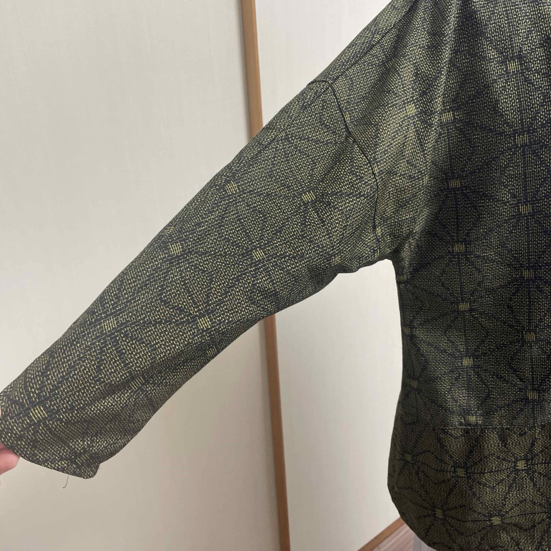 紬　グリーン系　カットソー　トップス　リメイク　ハンドメイド レディースの水着/浴衣(着物)の商品写真