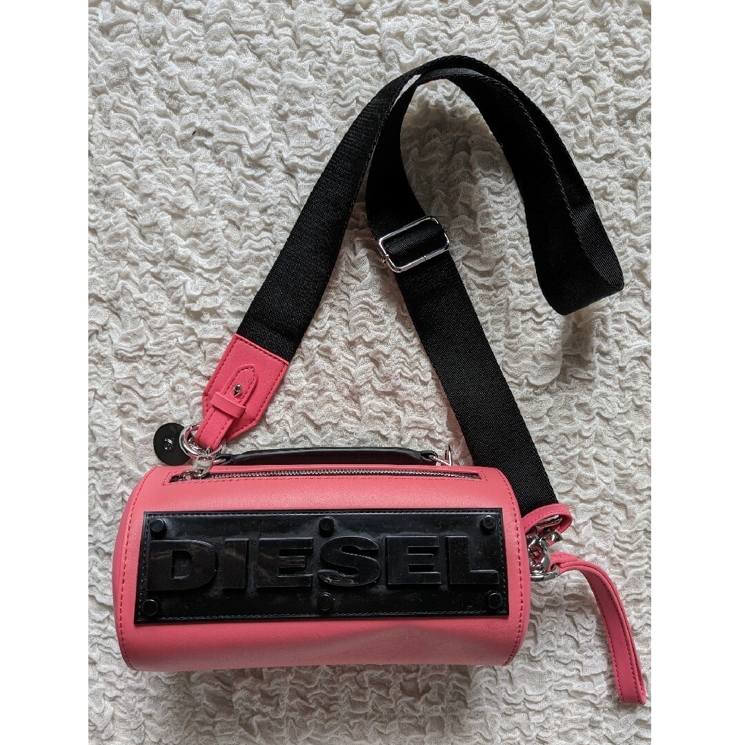 DIESEL - ディーゼル○CAYAC LTバッグ ロール型ショルダーバッグ DIESEL - ディーゼル○CAYAC LTバッグ ロール型ショルダーバッグ