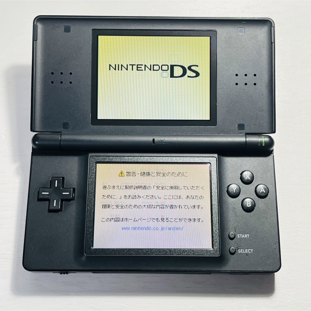 ニンテンドーDS(ニンテンドーDS)のふじ様専用　ds lite ジェットブラック 本体 充電器付き 11055 エンタメ/ホビーのゲームソフト/ゲーム機本体(携帯用ゲーム機本体)の商品写真