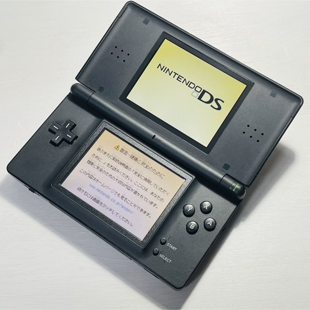 ニンテンドーDS(ニンテンドーDS)のふじ様専用　ds lite ジェットブラック 本体 充電器付き 11055 エンタメ/ホビーのゲームソフト/ゲーム機本体(携帯用ゲーム機本体)の商品写真