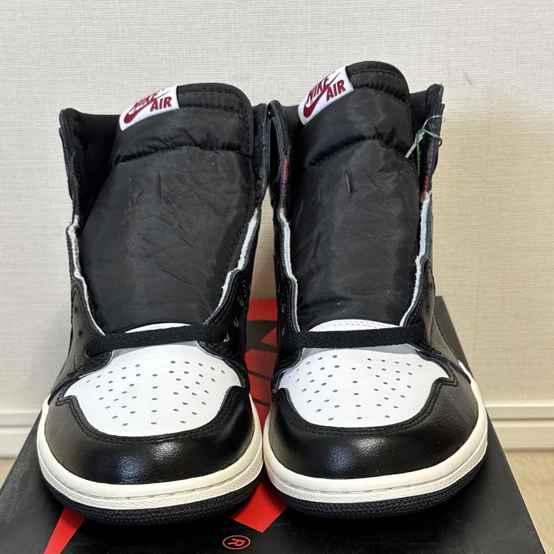 NIKE(ナイキ)のナイキ エアジョーダン1 レトロ ハイ ブラック ジムレッド メンズの靴/シューズ(スニーカー)の商品写真