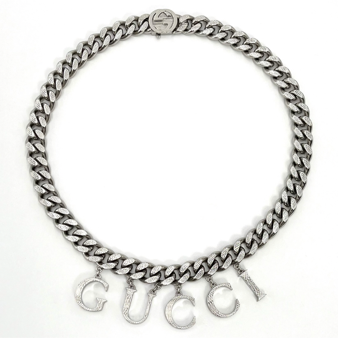 Gucci(グッチ)のグッチ 675769 GUCCI スクリプトロゴ ネックレス シルバーカラー レディースのアクセサリー(ネックレス)の商品写真