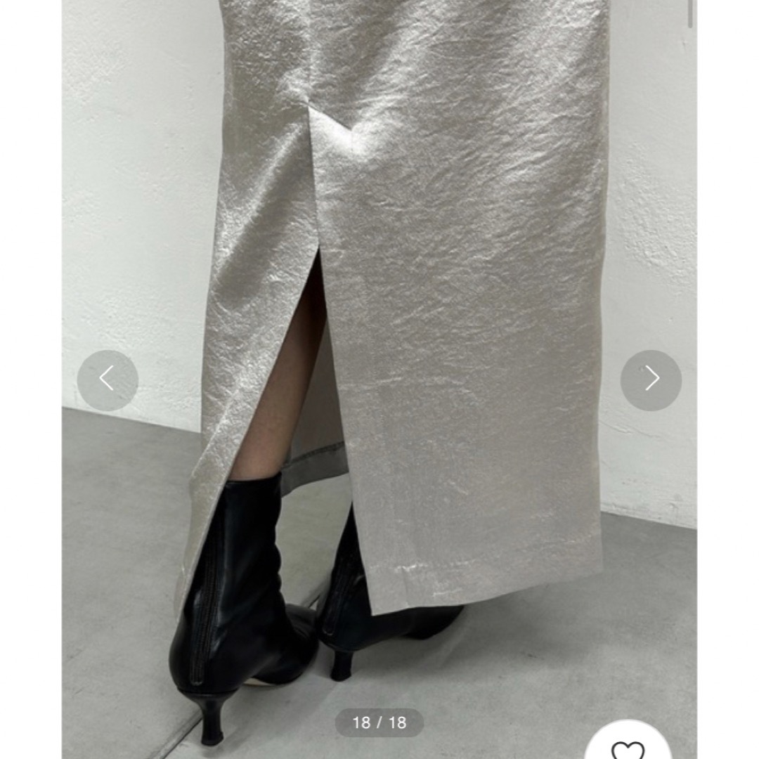 Loungedress(ラウンジドレス)の新品　Loungedress ラウンジドレス　グリッタータイトスカート　シルバー レディースのスカート(ロングスカート)の商品写真