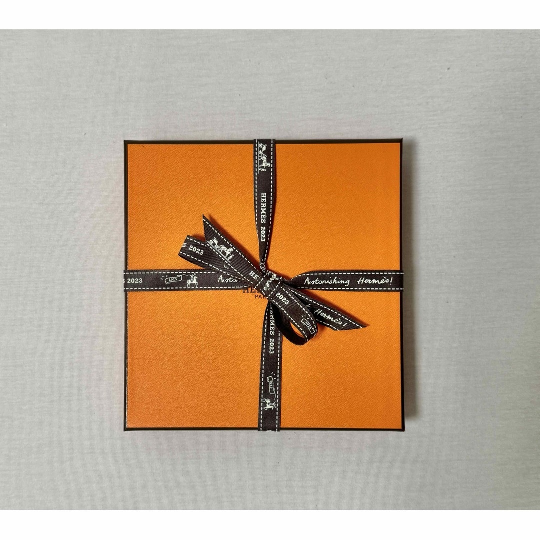 Hermes - 新品 エルメス HERMES 2023 イヤーズギフト カレ スカーフの