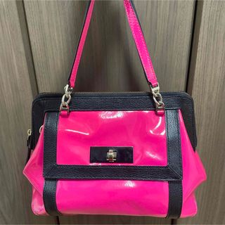 ケイトスペードニューヨーク(kate spade new york)のケイトスペード　エナメル　ピンク　ビビッドピンク　ハンドバッグ(ハンドバッグ)