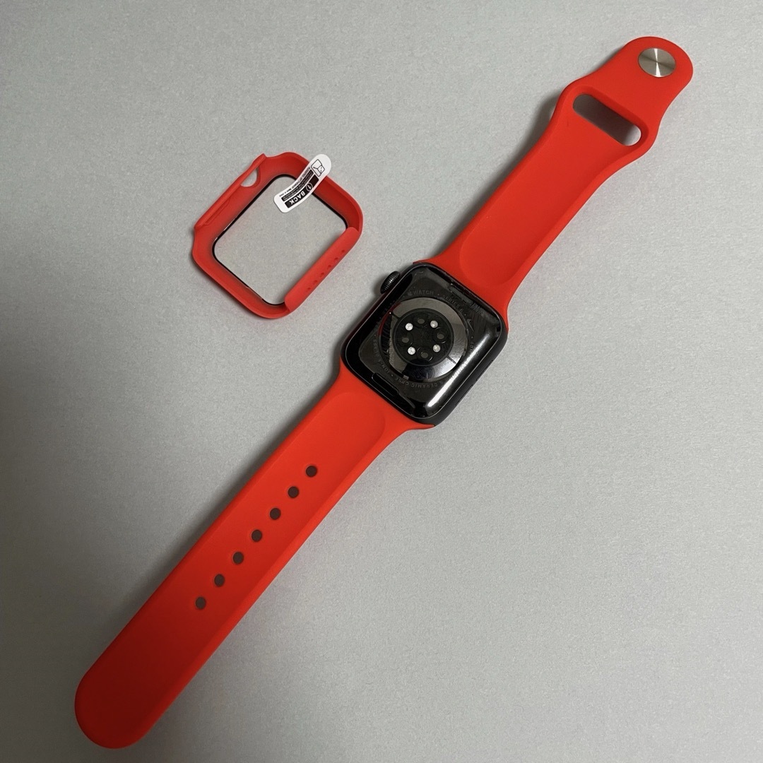 Apple Watch(アップルウォッチ)のAppleWatch アップルウォッチ バンド カバー SM 44mm レッド メンズの時計(ラバーベルト)の商品写真