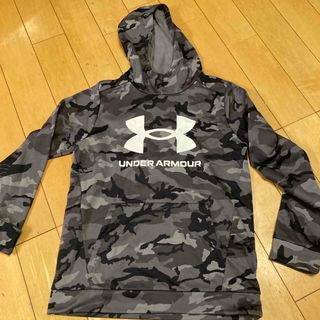 アンダーアーマー(UNDER ARMOUR)のアンダーアーマーパーカー　160㎝【未使用】(Tシャツ/カットソー)