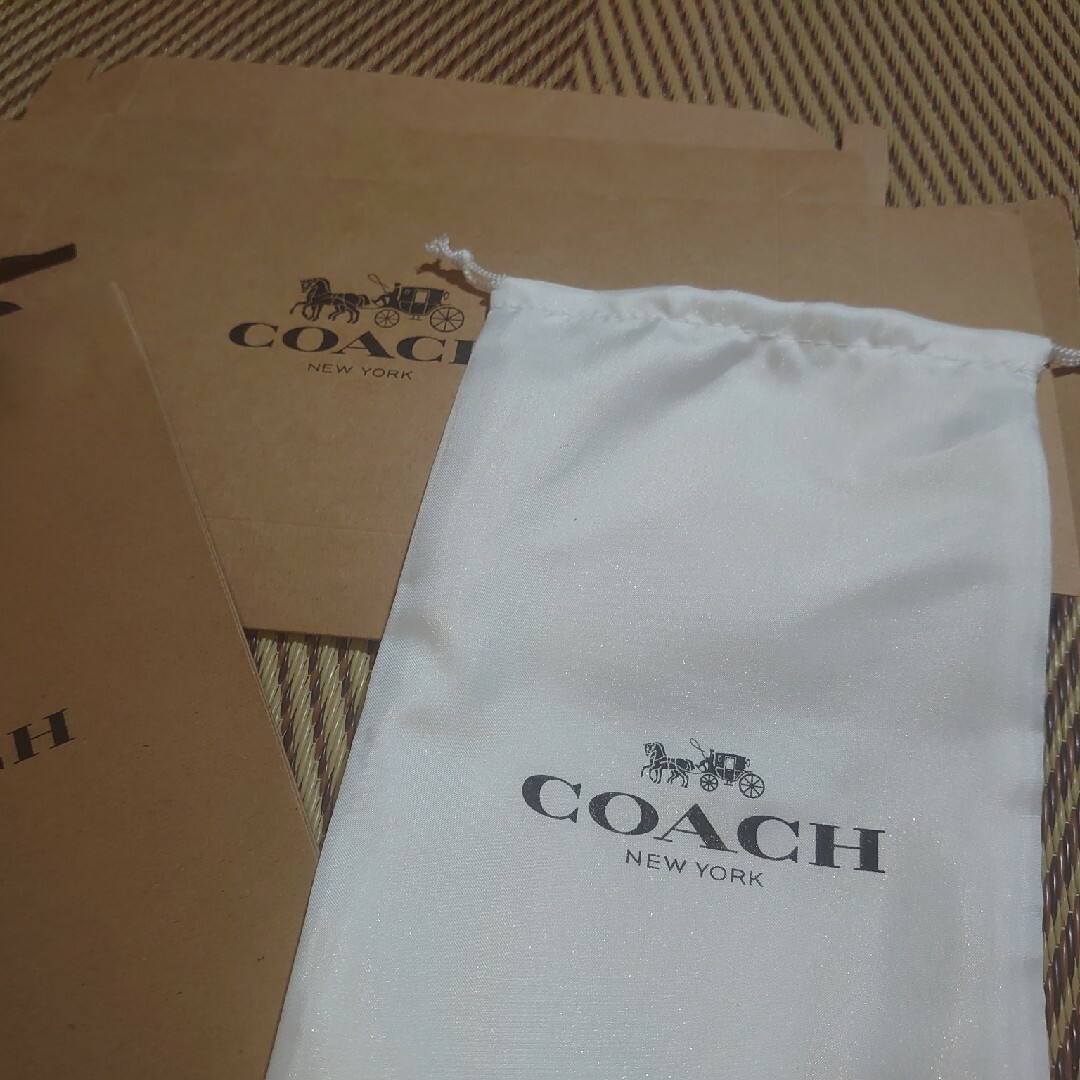 COACH(コーチ)のコーチ　ショップ袋 インテリア/住まい/日用品のオフィス用品(ラッピング/包装)の商品写真