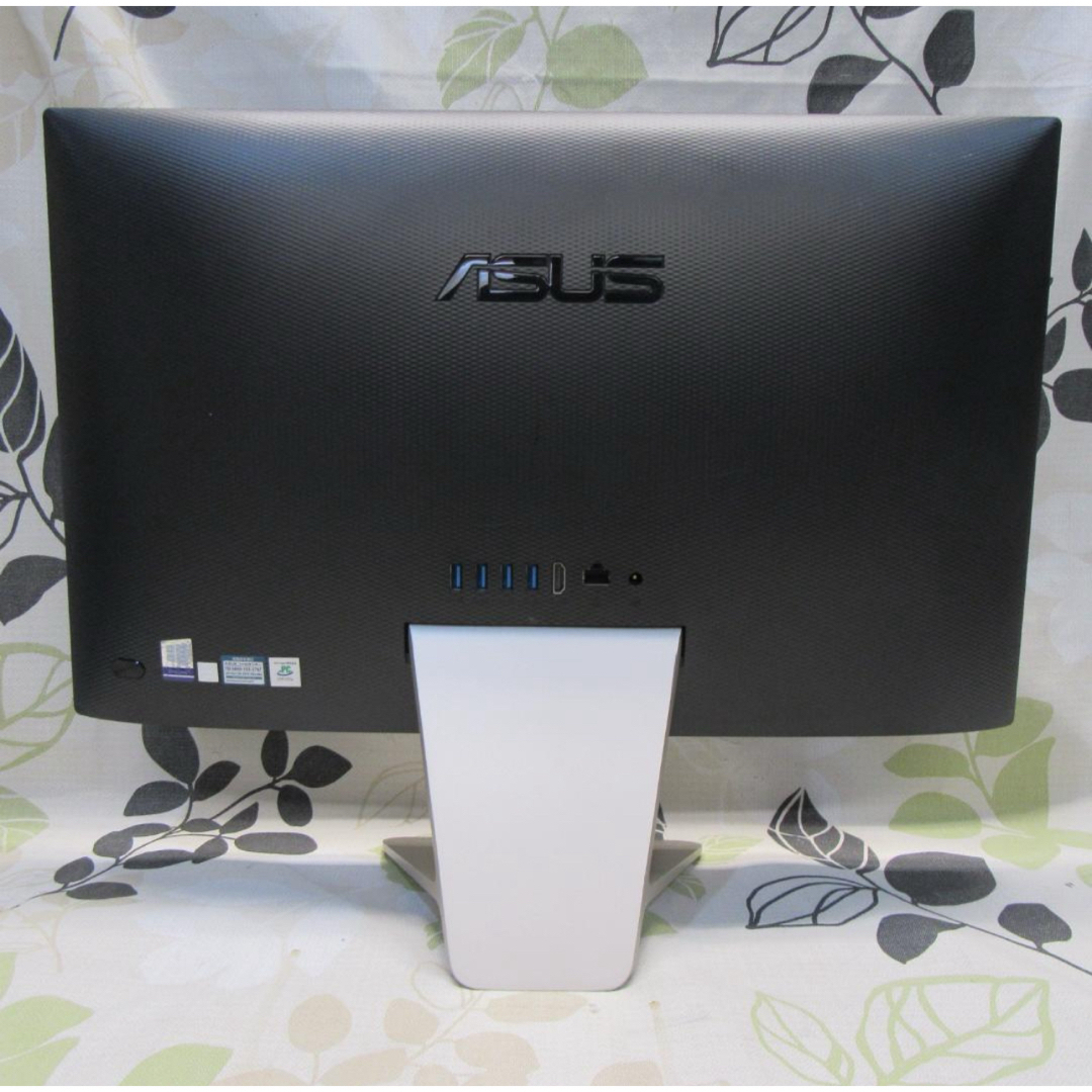 ASUS(エイスース)のWin11搭載！高年式/8世代Corei3/SSD/カメラ/フレームレス/無線 スマホ/家電/カメラのPC/タブレット(デスクトップ型PC)の商品写真