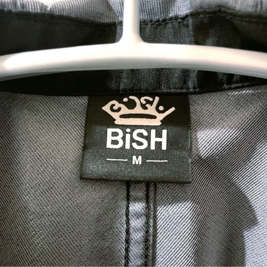 GU(ジーユー)のGU BISH 限定コラボ マウンテンパーカー  ブラック　Mサイズ　ジーユー メンズのジャケット/アウター(マウンテンパーカー)の商品写真