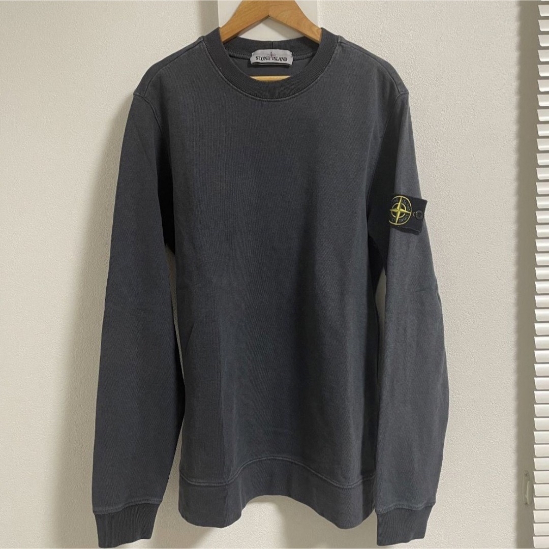 STONE ISLAND(ストーンアイランド)のSTONE ISLAND チャコール スウェット M メンズのトップス(スウェット)の商品写真