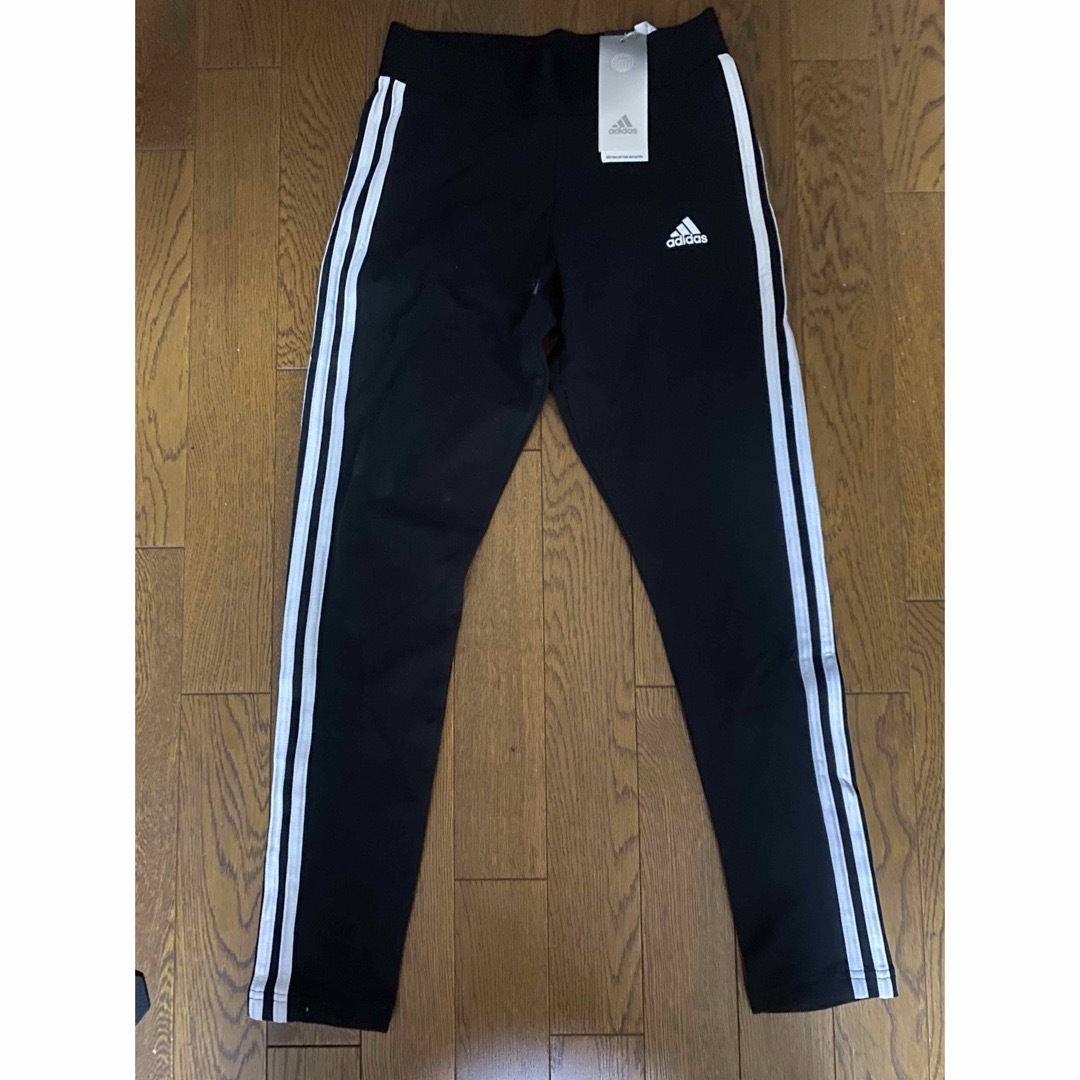 adidas(アディダス)のadidas タイトフィット　レギンス(レディースL) レディースのレッグウェア(レギンス/スパッツ)の商品写真