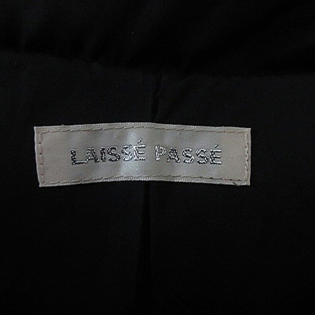 LAISSE PASSE(レッセパッセ)のレッセパッセ コート ダウン 長袖 ビジューボタン ファー 38 黒 アウター レディースのジャケット/アウター(ダウンコート)の商品写真