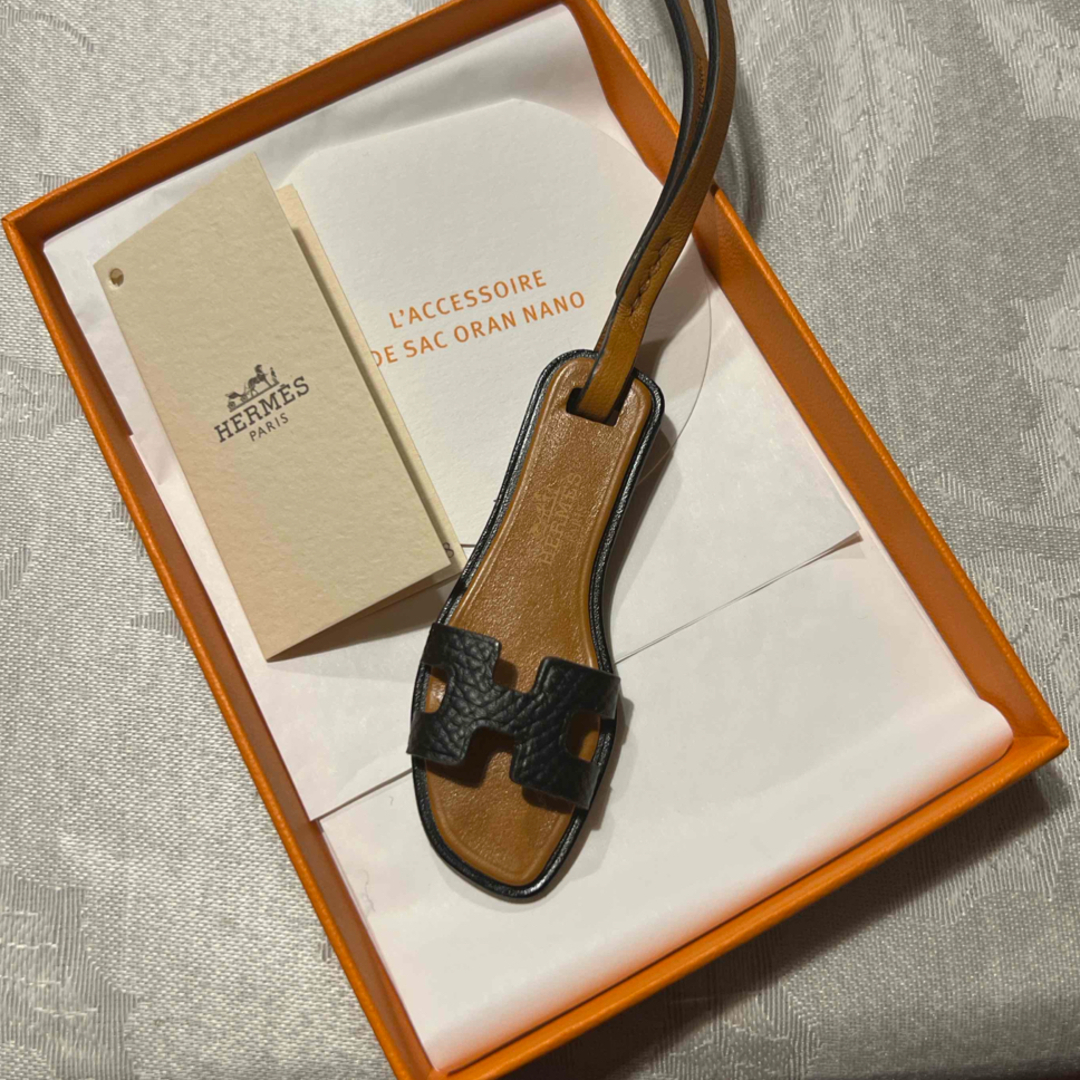 Hermes(エルメス)のエルメス オラン ナノ チャーム 黒 エプソン 極美品 レディースのアクセサリー(チャーム)の商品写真