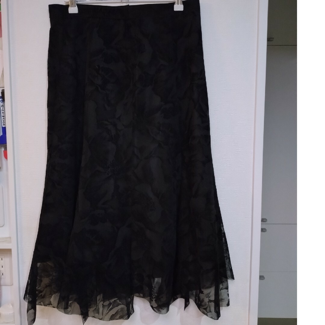 ロングスカート 花柄 黒 13号 日本製 レディースのスカート(ロングスカート)の商品写真