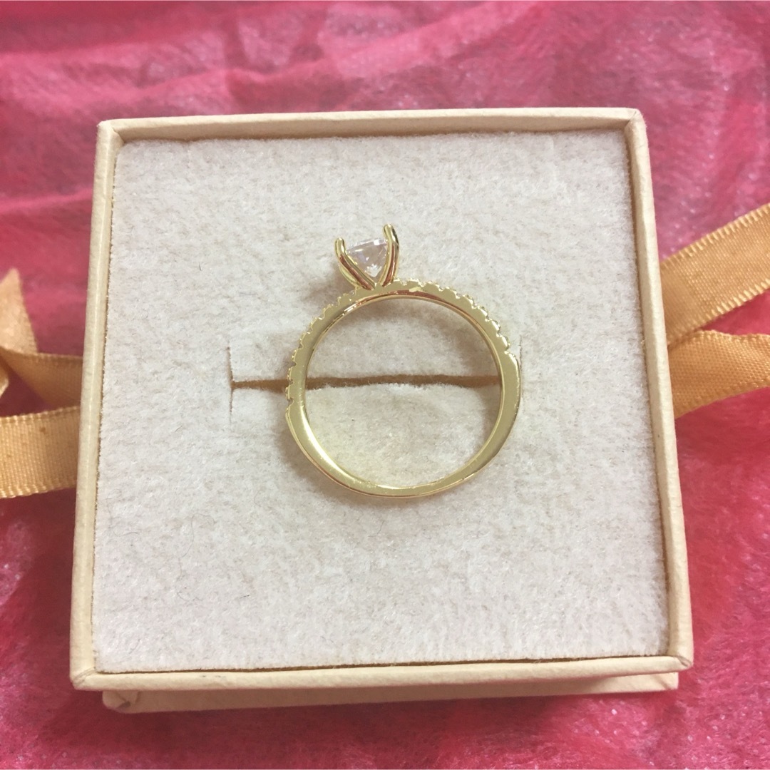 《新品》  24号　ジルコニア  大粒　一粒　サイドパヴェ　リング　ゴールド レディースのアクセサリー(リング(指輪))の商品写真