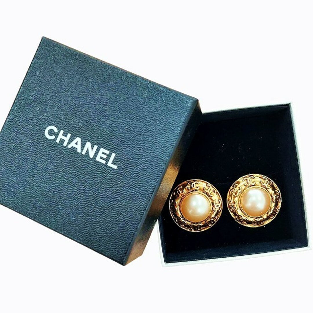 アクセサリーCHANEL☆ヴィンテージシャネル パール ロゴ イヤリング