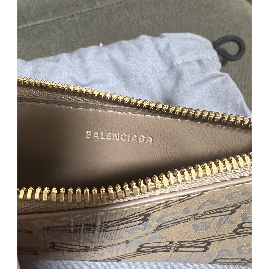 新品 BALENCIAGA バレンシアガ レザー ロゴ コイン&カードケース 新品 BALENCIAGA バレンシアガ レザー ロゴ コイン&カードケース