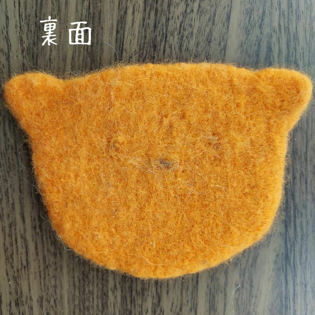 羊毛フェルトコースター　”みかんねこ＆チャコールネコ” ハンドメイドの生活雑貨(キッチン小物)の商品写真