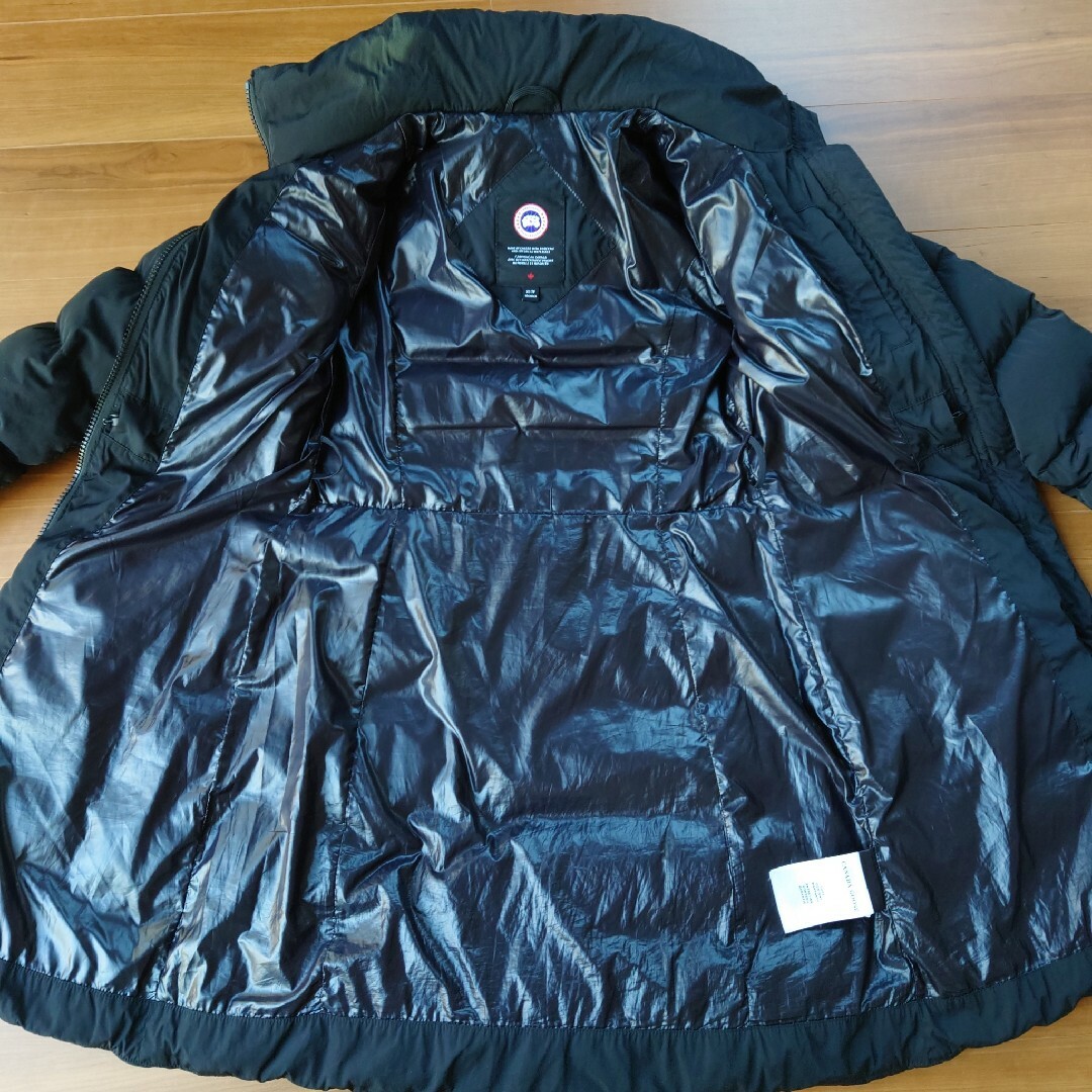 CANADA GOOSE(カナダグース)のCANADA GOOSE Aurora parka ダウン BLACK XS レディースのジャケット/アウター(ダウンジャケット)の商品写真