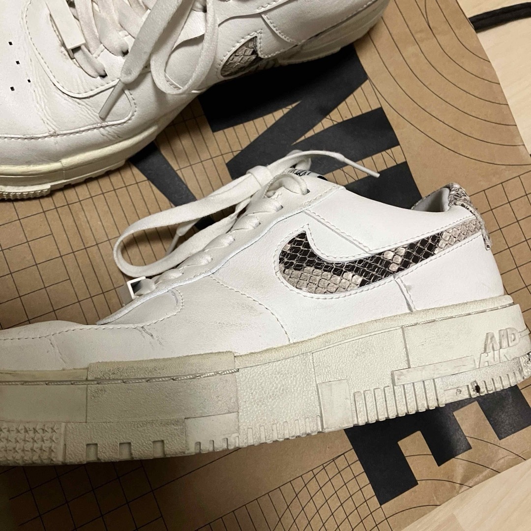 NIKE(ナイキ)のNIKE AIR FORCE 1 PIXEL SE  スネーク レディースの靴/シューズ(スニーカー)の商品写真