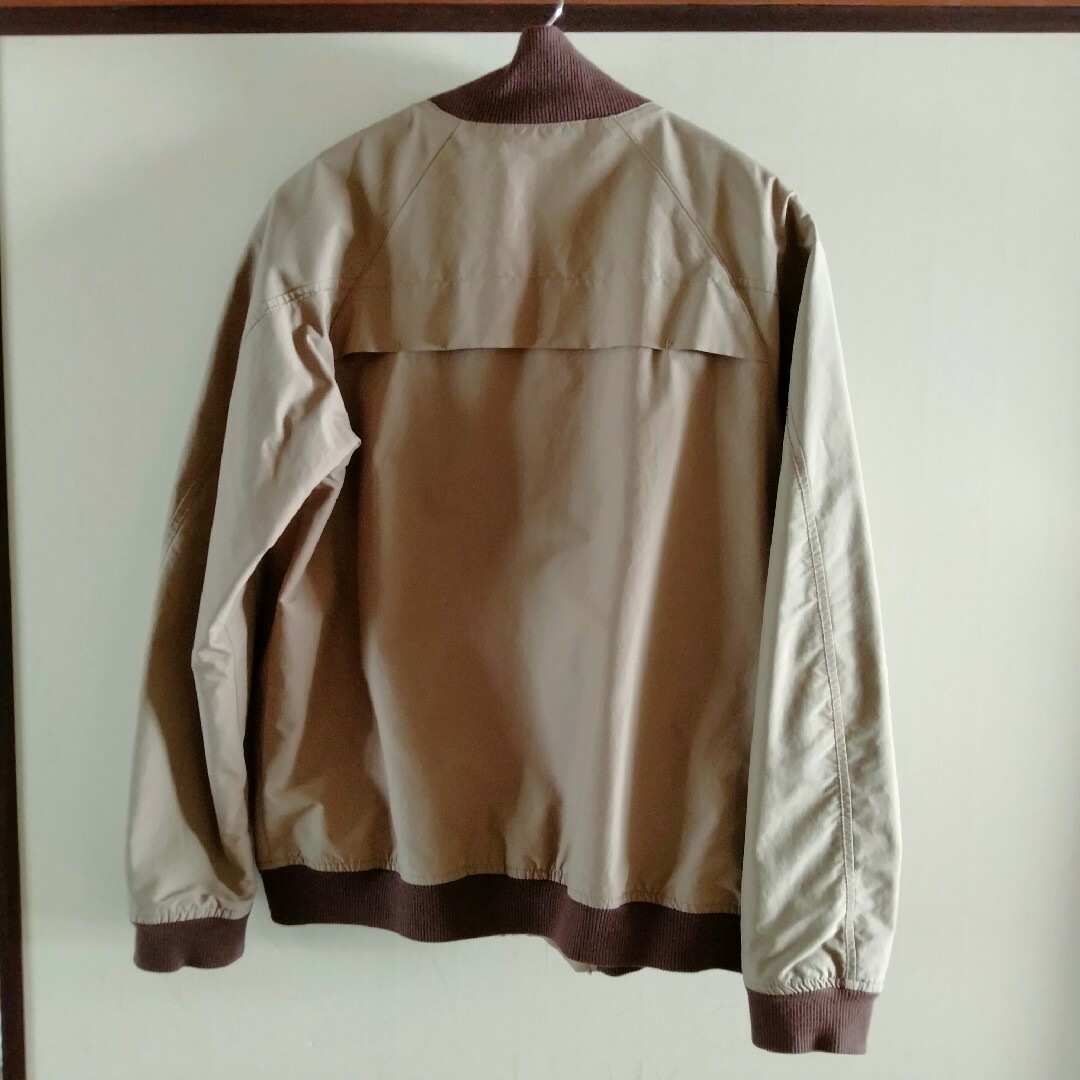 NIKE(ナイキ)のNIKE　ブルゾン　Ｍサイズ レディースのジャケット/アウター(ブルゾン)の商品写真