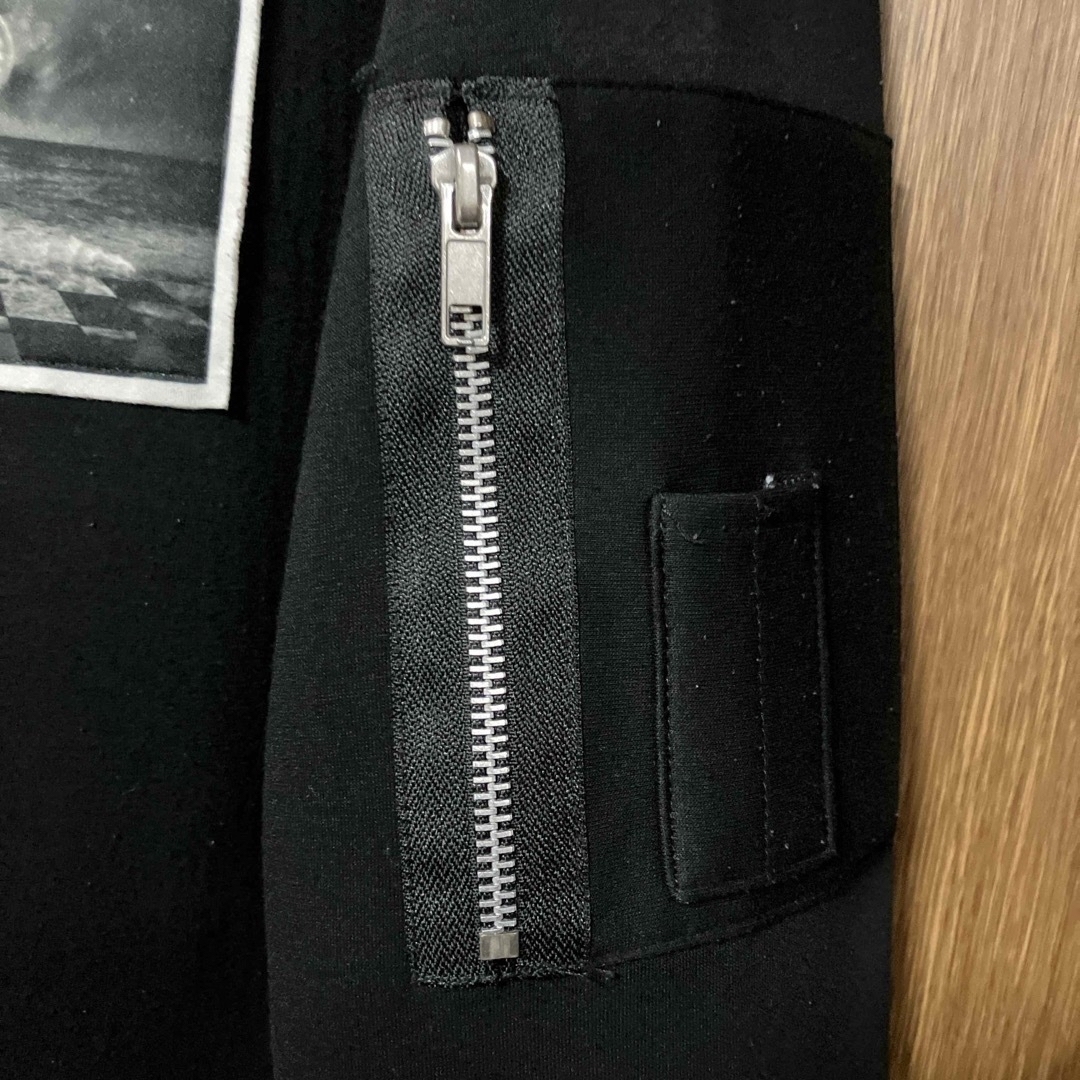 H&M(エイチアンドエム)のH&M黒ジャンバー、宇宙柄Lサイズ メンズのジャケット/アウター(ブルゾン)の商品写真