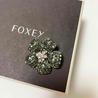 フォクシー(FOXEY) ブローチ/コサージュ(グレー/灰色系)の通販 44点 フォクシー(FOXEY) ブローチ/コサージュ(グレー/灰色系)の通販 44点
