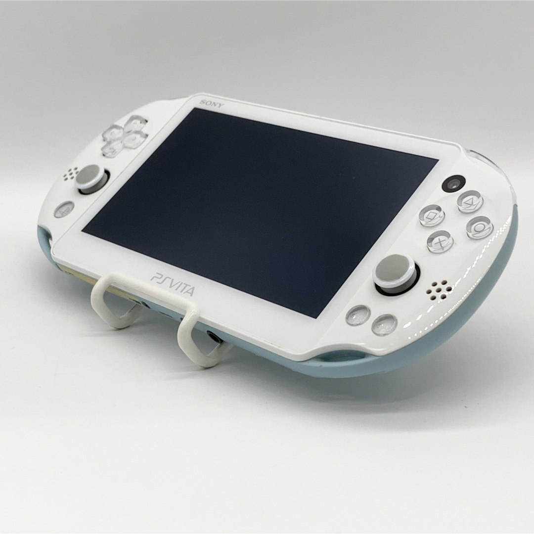 PlayStation Vita(プレイステーションヴィータ)の【完品・液晶美品】PS Vita PCH-2000 ライトブルー 本体 動作品 エンタメ/ホビーのゲームソフト/ゲーム機本体(携帯用ゲーム機本体)の商品写真