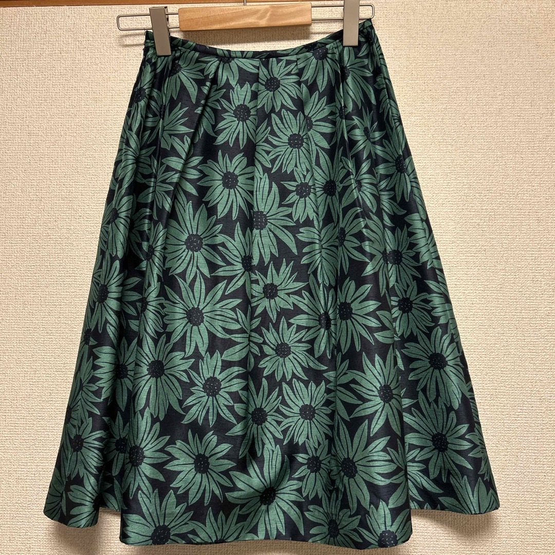 Jocomomola(ホコモモラ)のホコモモラ♡サテンスカート レディースのスカート(ひざ丈スカート)の商品写真
