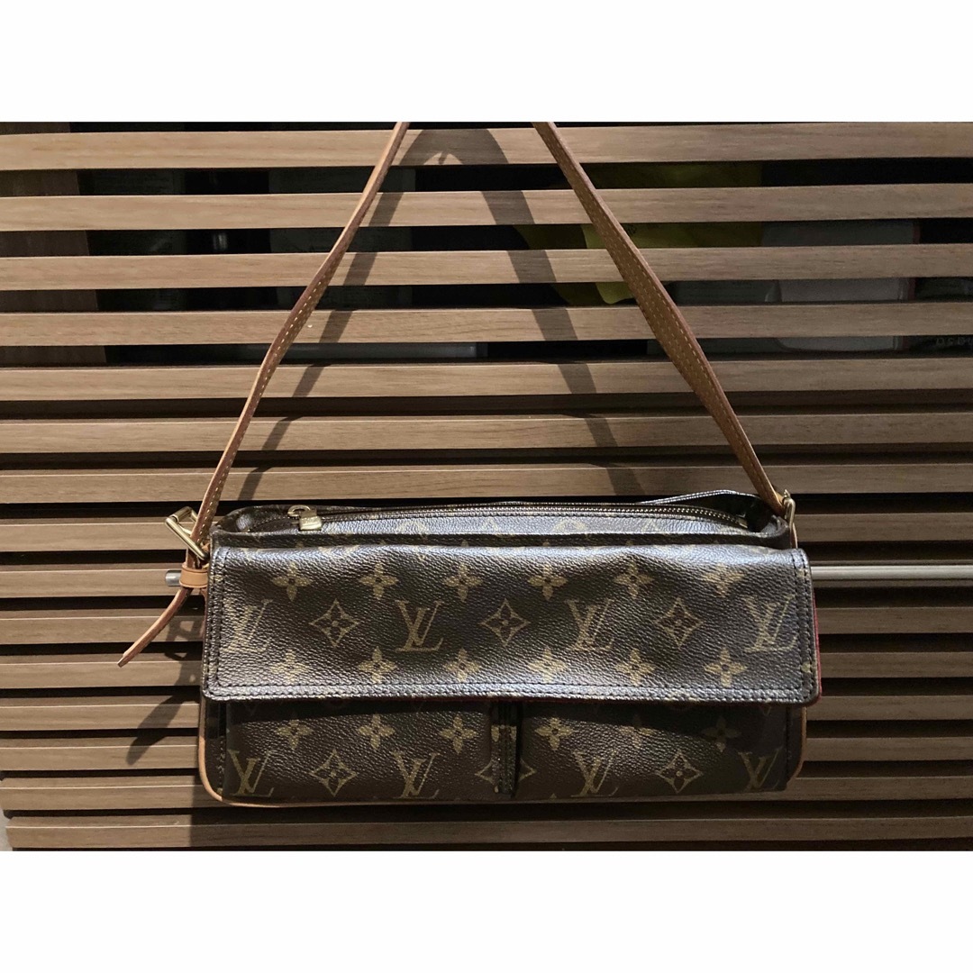 LOUIS VUITTON - ルイヴィトン 廃盤品 LOUIS VUITTON ヴィバシテMM 美