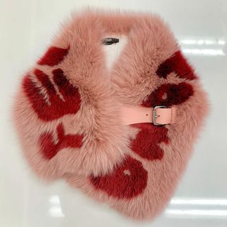 フェンディ(FENDI)の7995 フェンディ ファー ロゴ ベルト ティペット マフラー ピンク(マフラー/ショール)