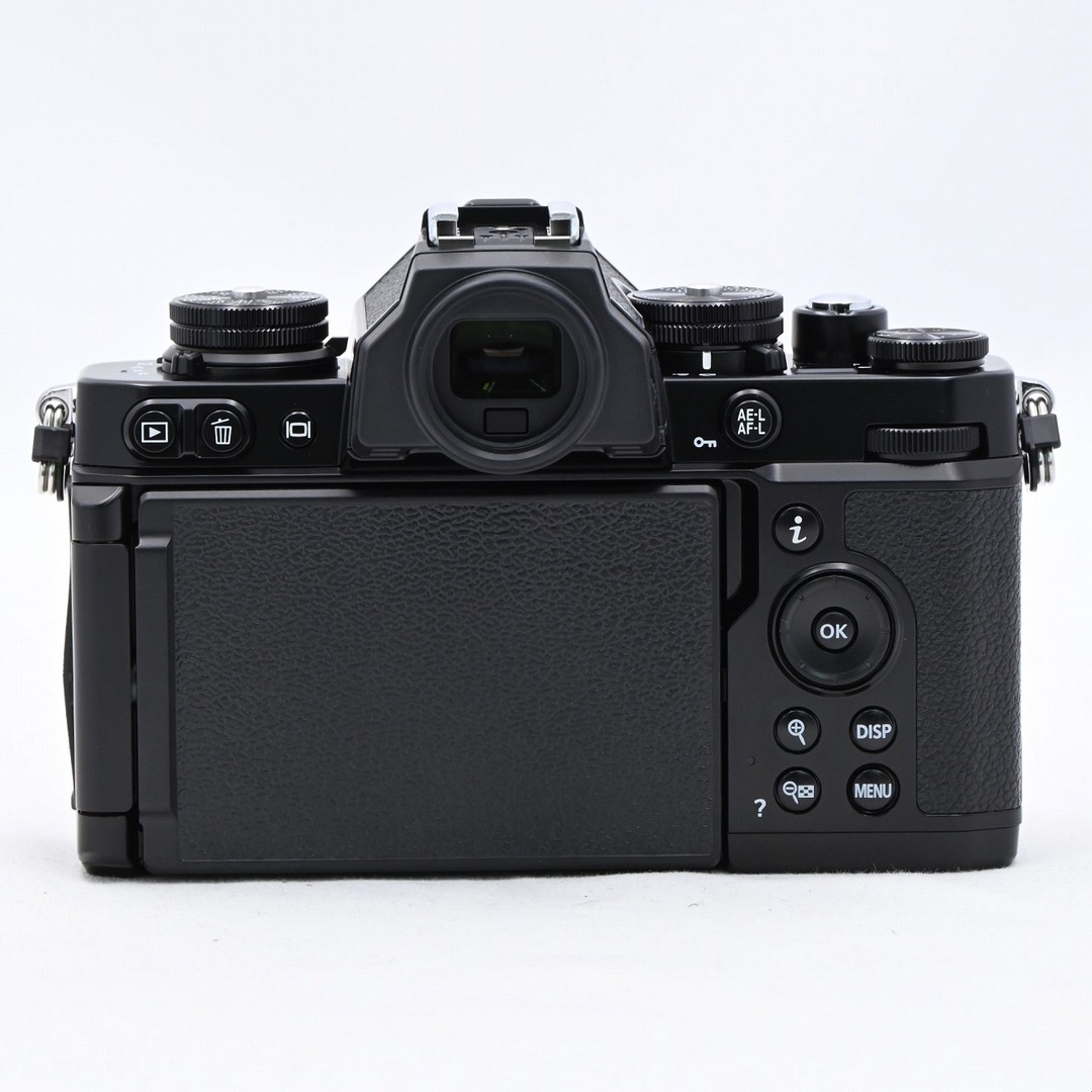Nikon(ニコン)のNikon Z fc ボディ ブラック スマホ/家電/カメラのカメラ(ミラーレス一眼)の商品写真