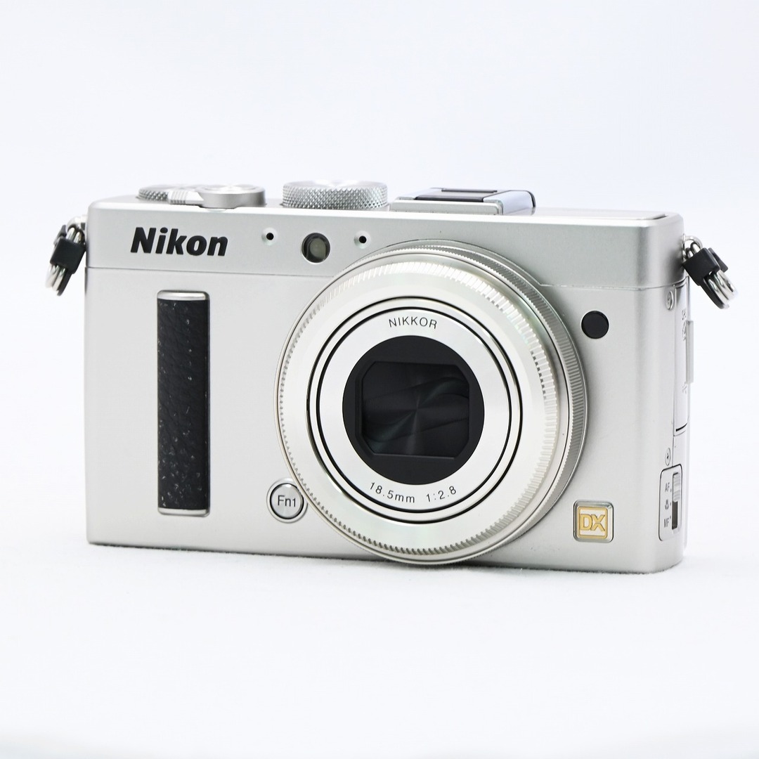 Nikon(ニコン)のNikon COOLPIX A シルバー スマホ/家電/カメラのカメラ(コンパクトデジタルカメラ)の商品写真