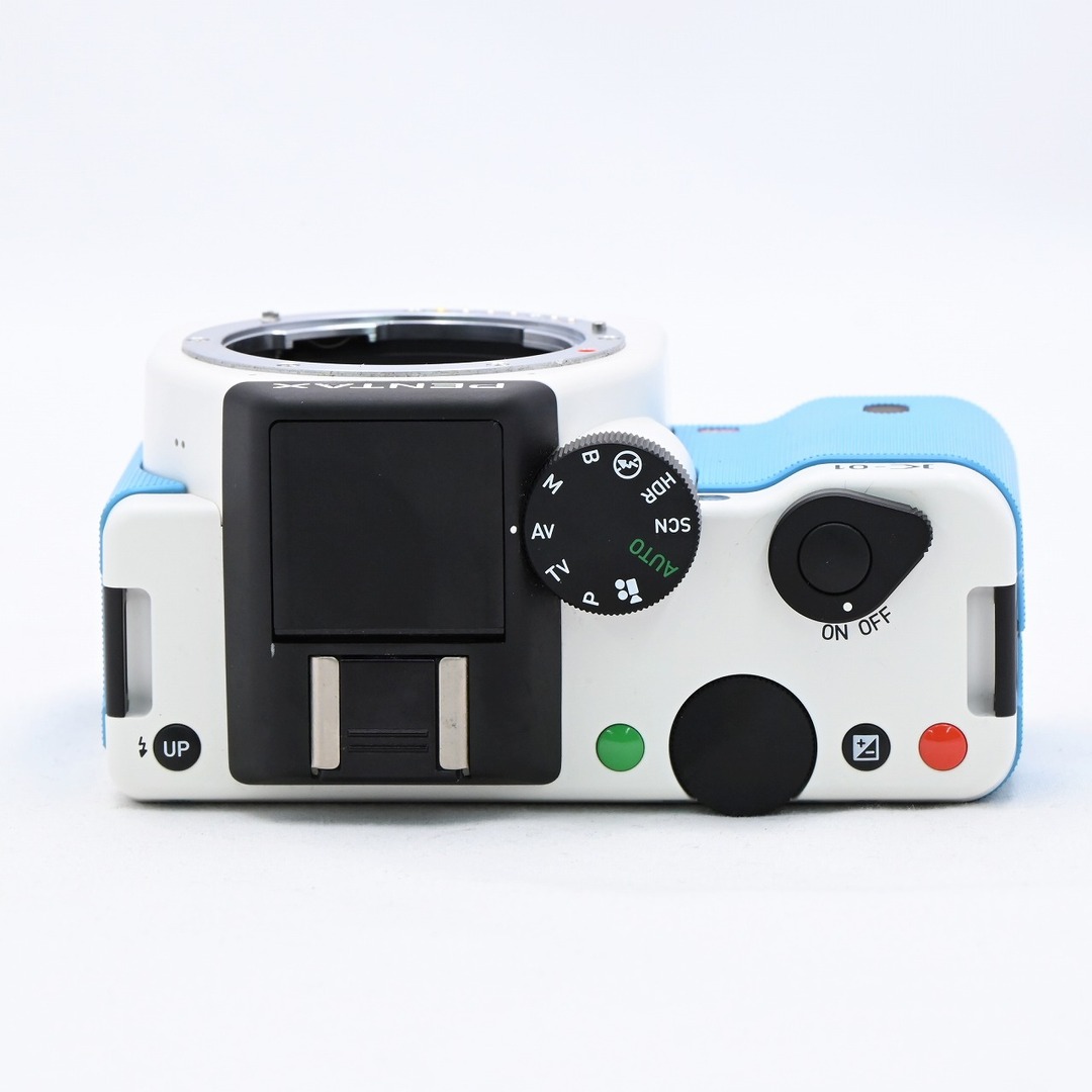 PENTAX(ペンタックス)のPENTAX K-01 ボディ ホワイト×ブルー スマホ/家電/カメラのカメラ(ミラーレス一眼)の商品写真