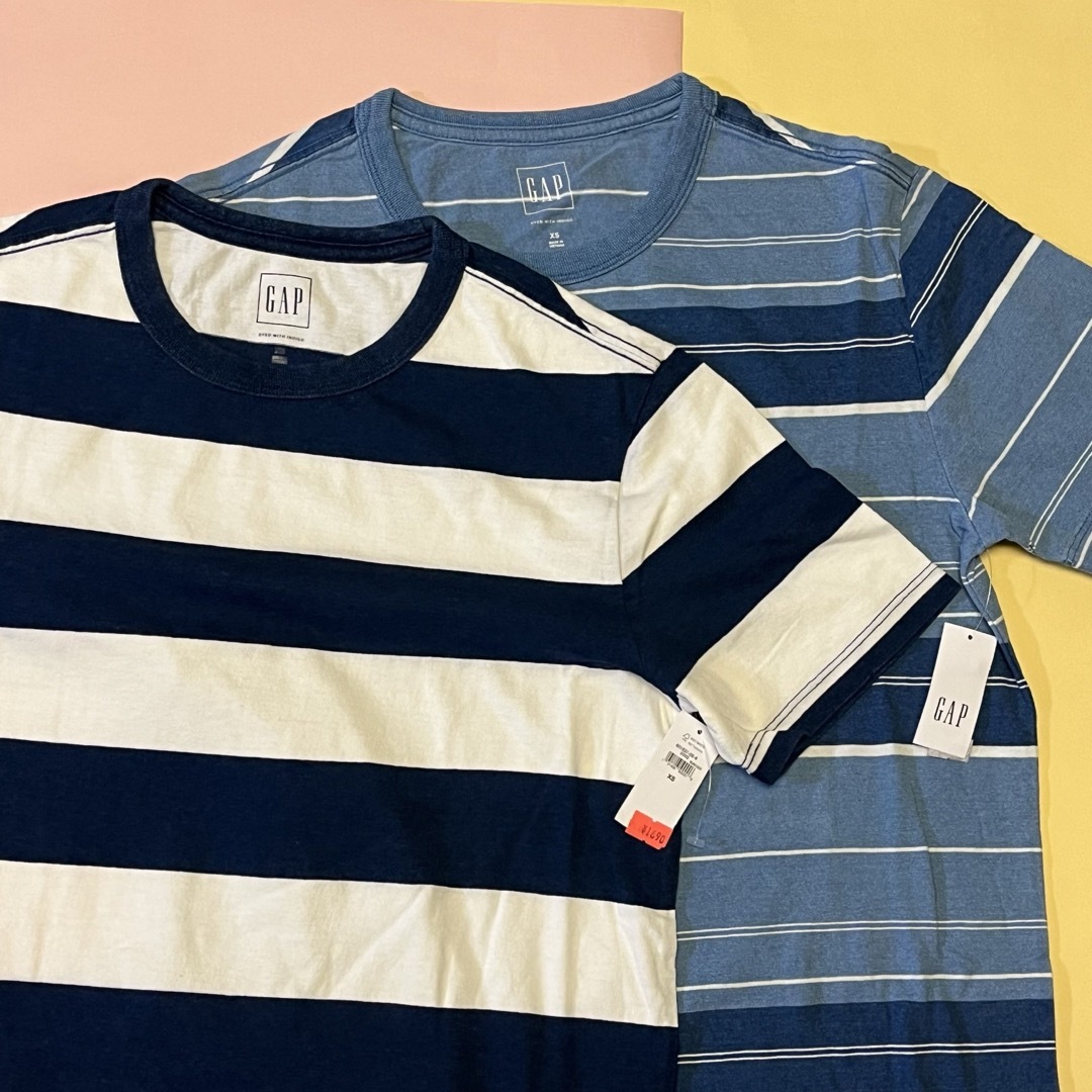 GAP(ギャップ)のGAPメンズXSサイズ Tシャツ タグ付き　新品未使用　インディゴ染め2枚セット メンズのトップス(Tシャツ/カットソー(半袖/袖なし))の商品写真