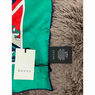 グッチ(Gucci)のワンちゃんshop様専用　GUCCI シルクスカーフ　未使用品(バンダナ/スカーフ)