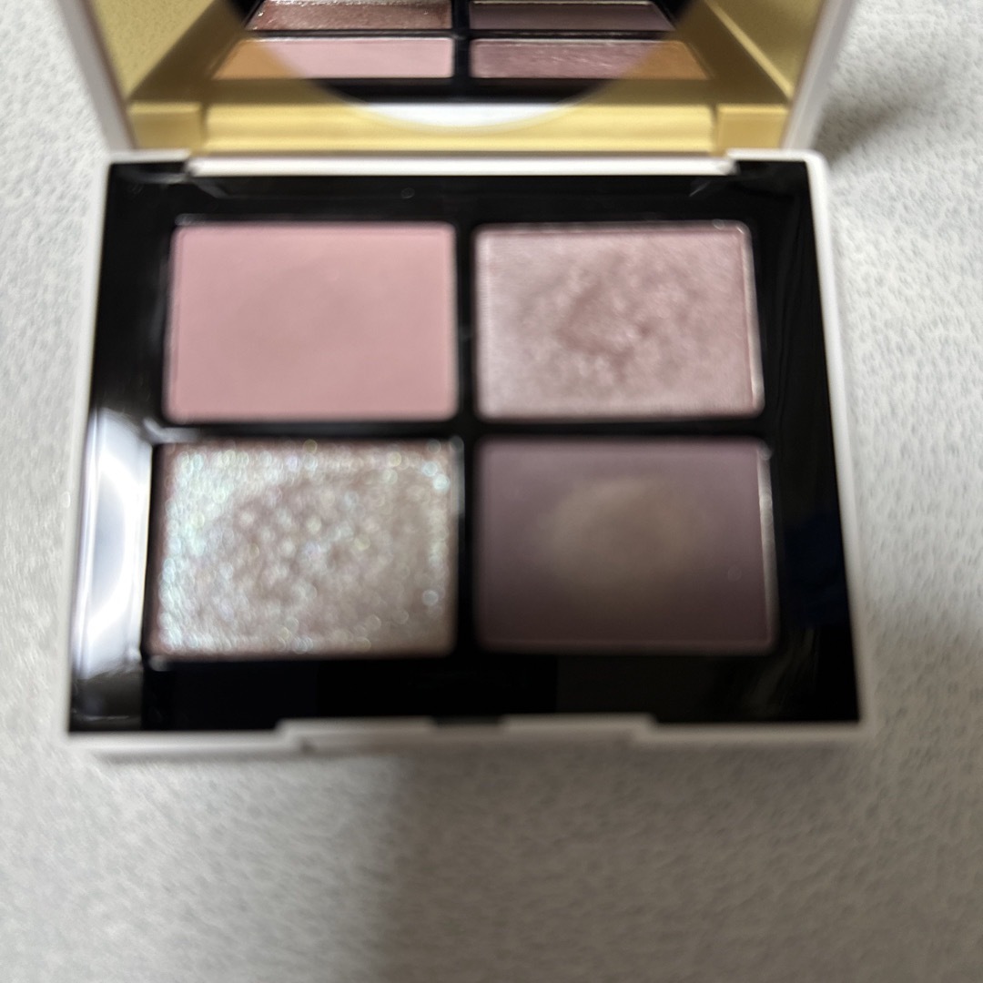 NARS(ナーズ)のNARS クワッドアイシャドー　00123 TOKYO コスメ/美容のベースメイク/化粧品(アイシャドウ)の商品写真